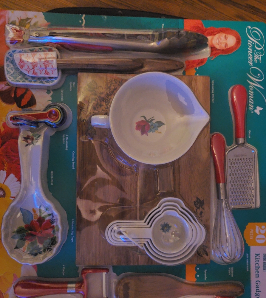 Pioneer Woman Spring Bouquet Gadget Set